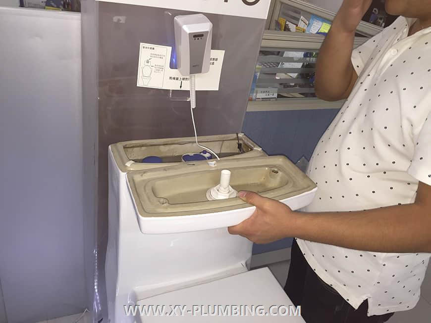 منظف ​​المراحيض الأوتوماتيكي 12