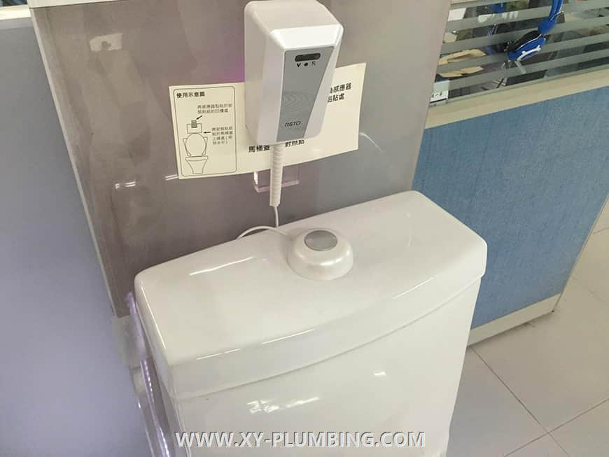 منظف ​​المراحيض الأوتوماتيكي 8