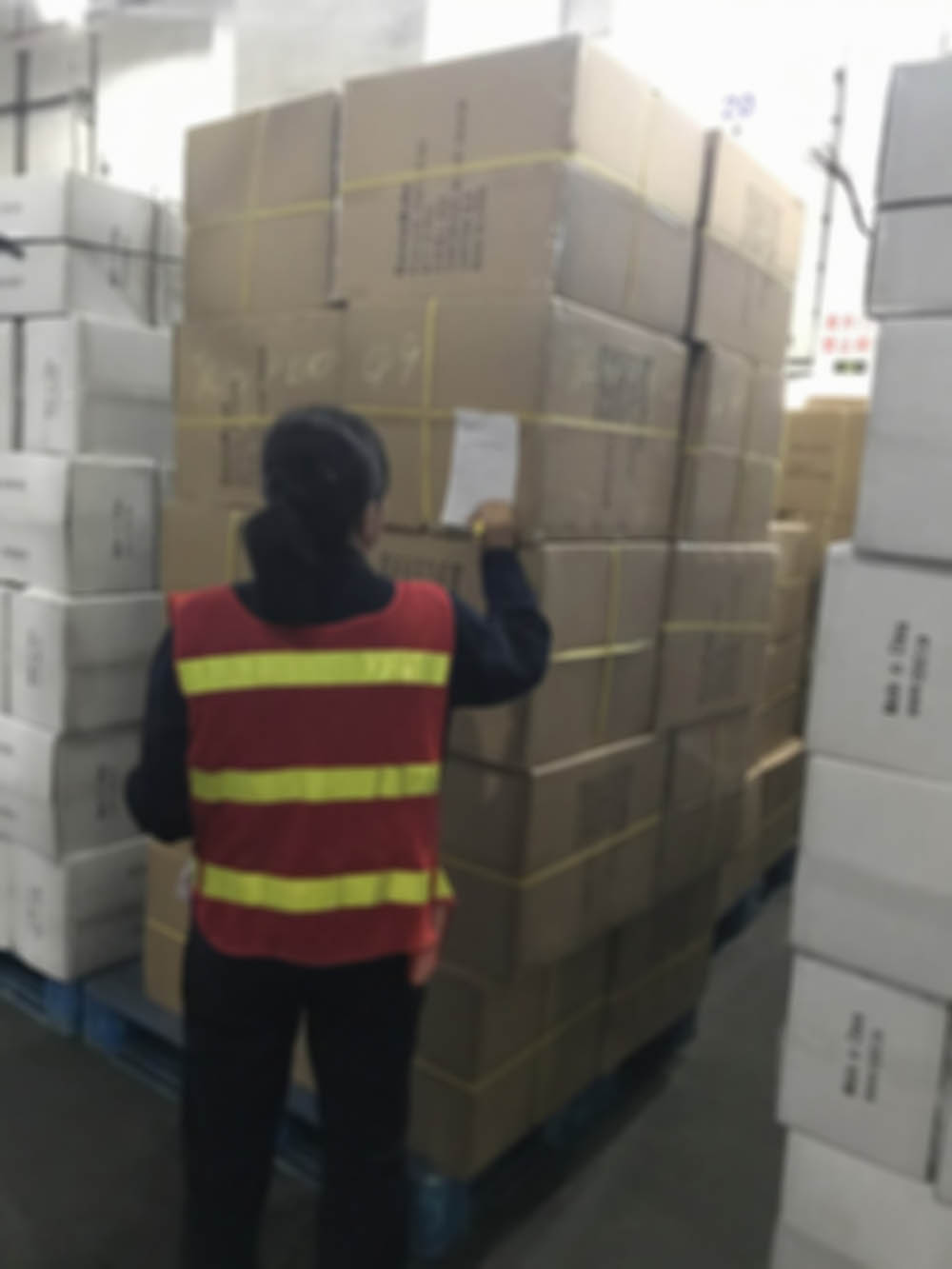 4-فحص-الكمية-في-مستودع-مستودع -8 、