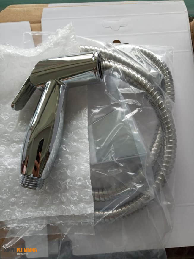 بخاخ المرحاض 1