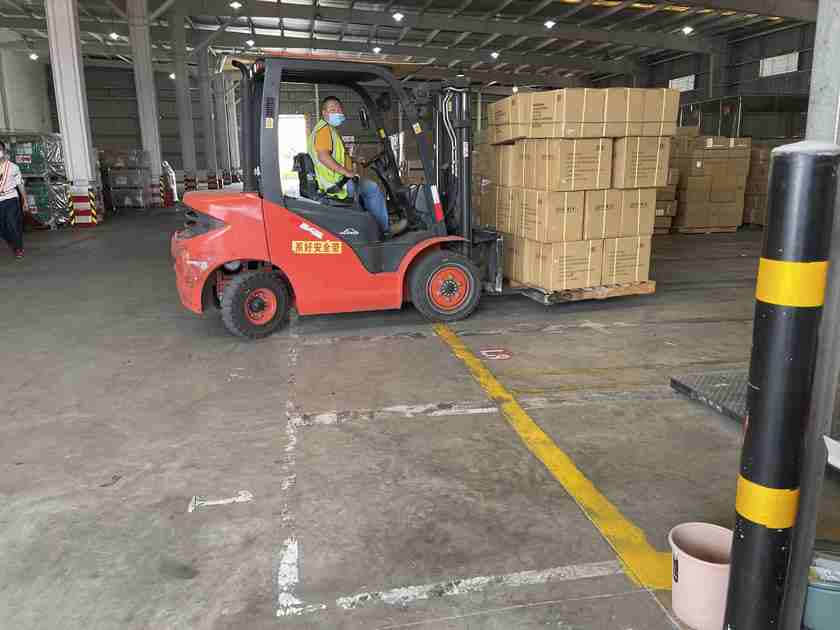 التسليم إلى المستودع الجمركي 4